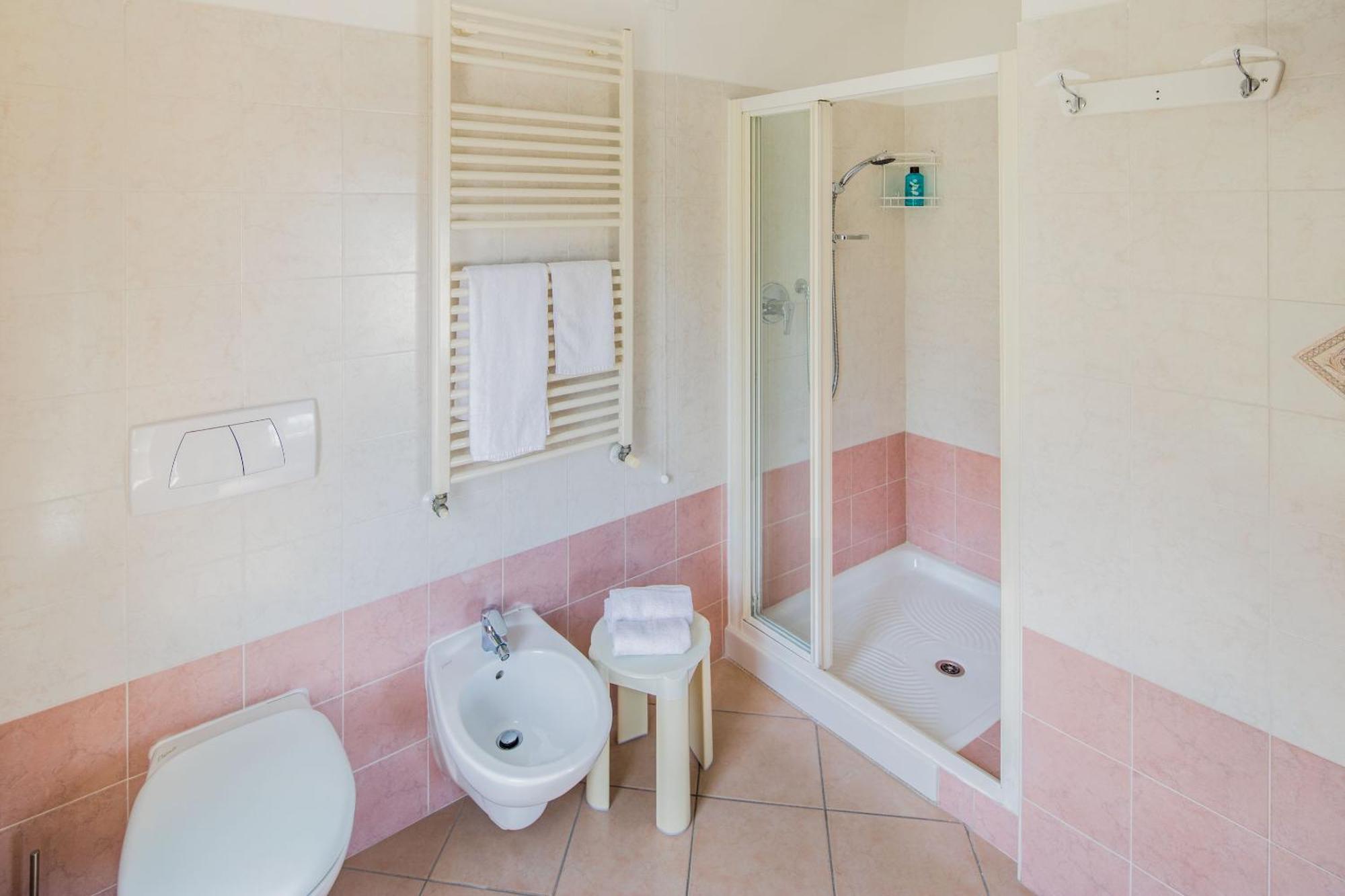Hotel Tritone Laigueglia Esterno foto