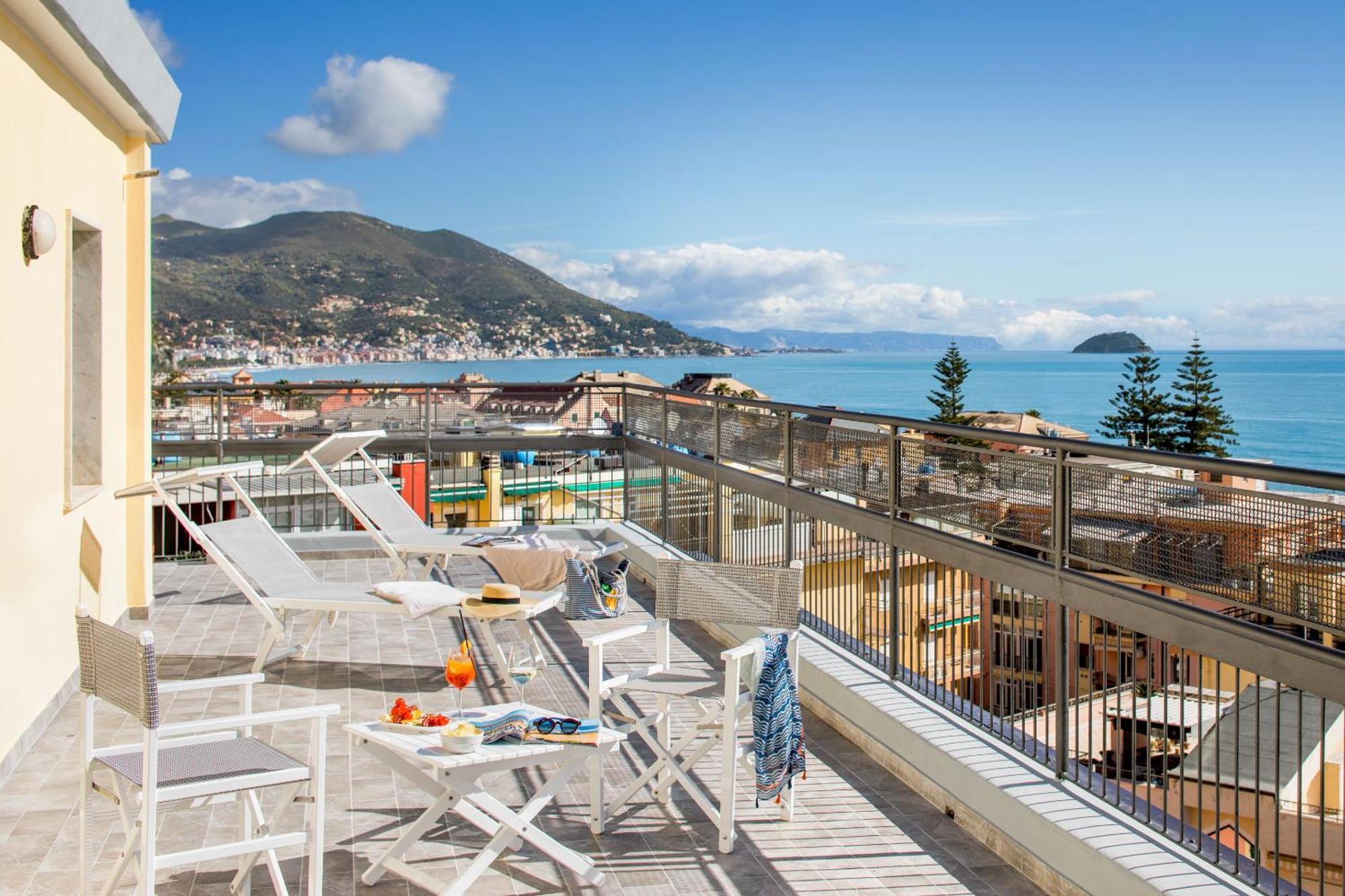 Hotel Tritone Laigueglia Esterno foto