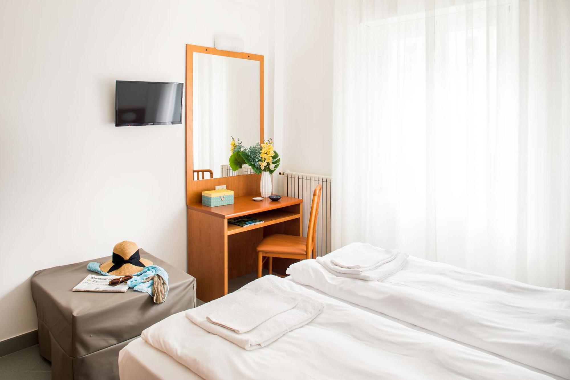 Hotel Tritone Laigueglia Esterno foto