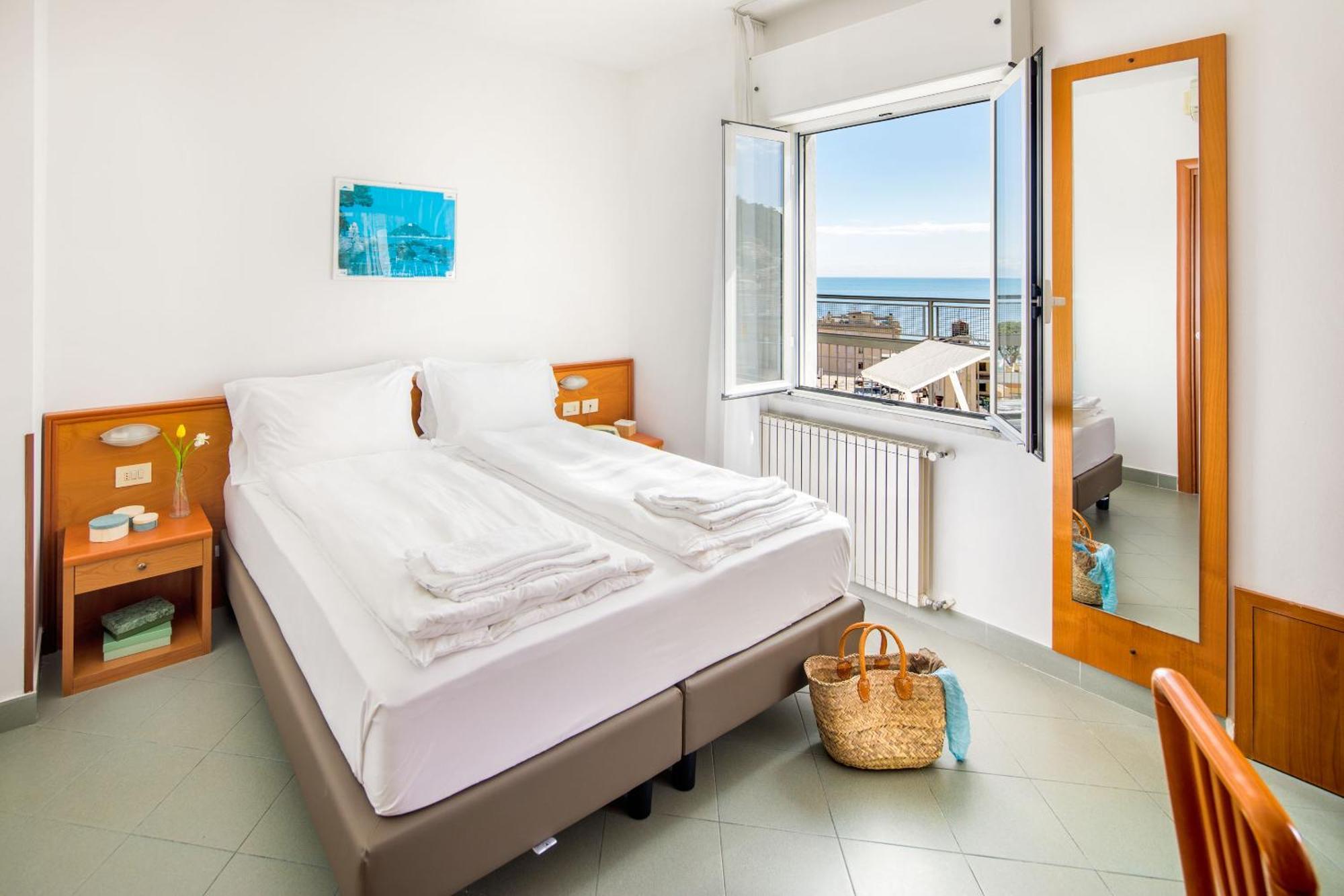 Hotel Tritone Laigueglia Esterno foto