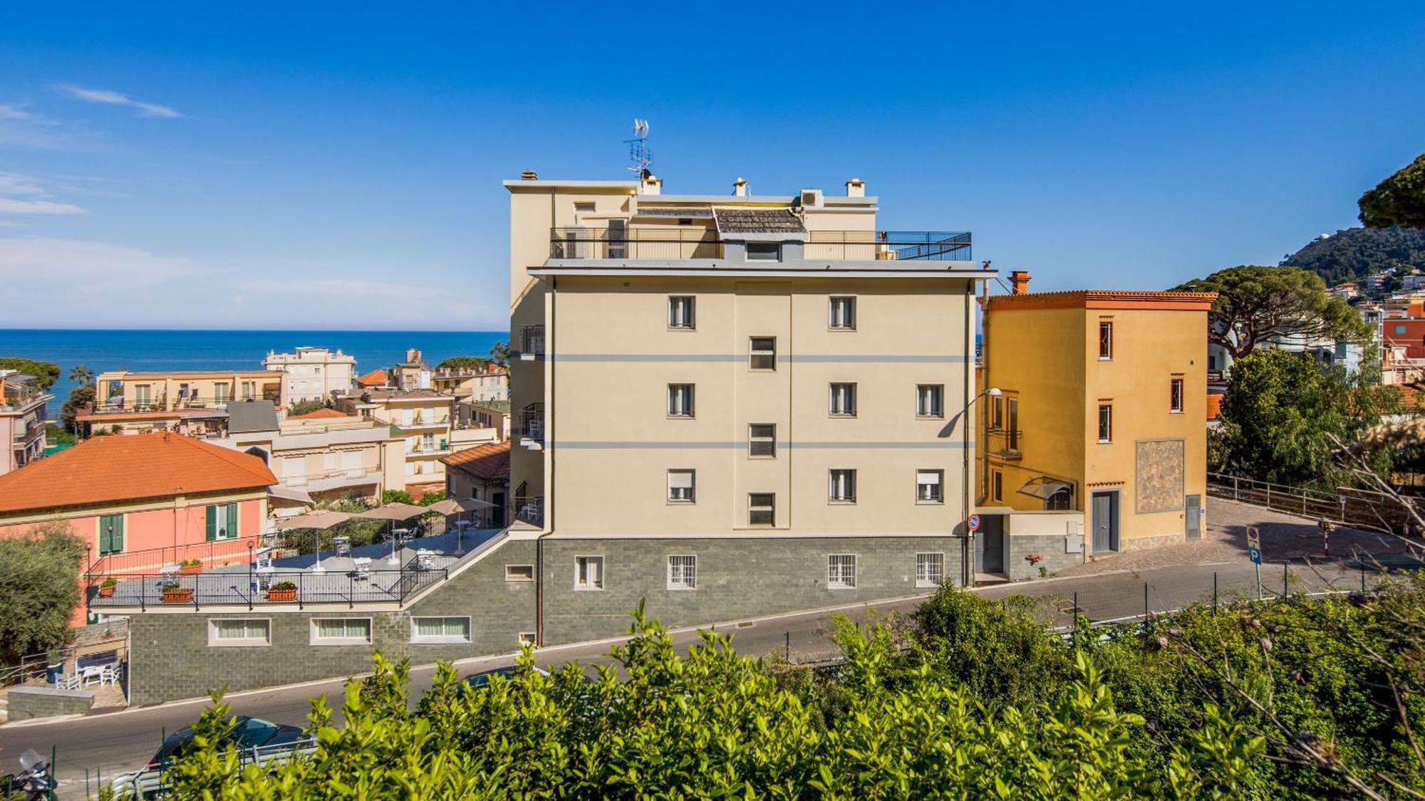 Hotel Tritone Laigueglia Esterno foto